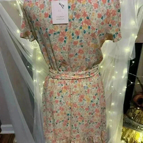 Lauren Conrad Women’s Wrap Dress. New With Tags. Small. Peach, Yellow, Green. - Picture 3 of 7